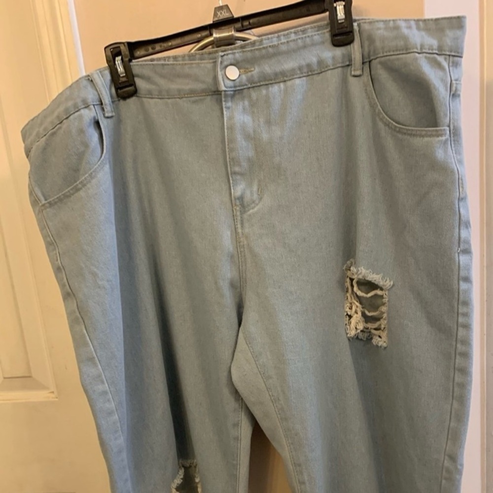 “Jessica Jeans” Women’s Ripped Light Blue Long Pants. Size: 4X-Large.